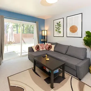 Newly Furnished 2 Bd-1 Wc Centrally Located In Langford Sleeps 6 Holiday home Victoria